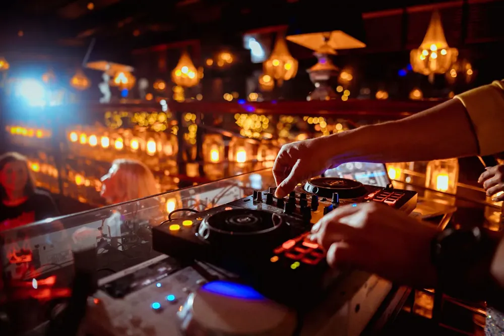 DJ restaurant à Caen